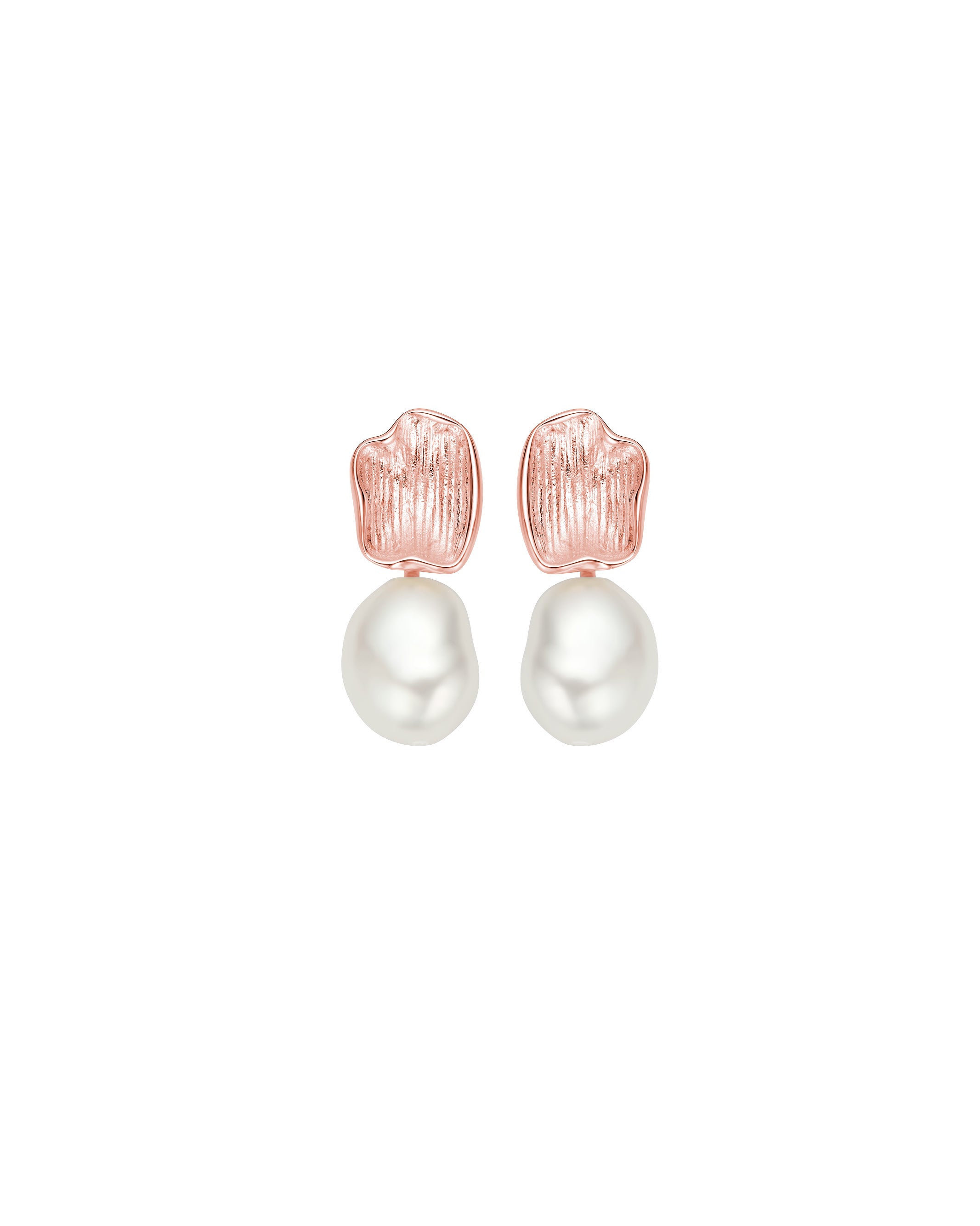 Classic Pearl studs